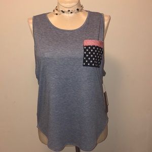 🎇🐘Cute Patriotic Tee w/America Flag Front Pocket